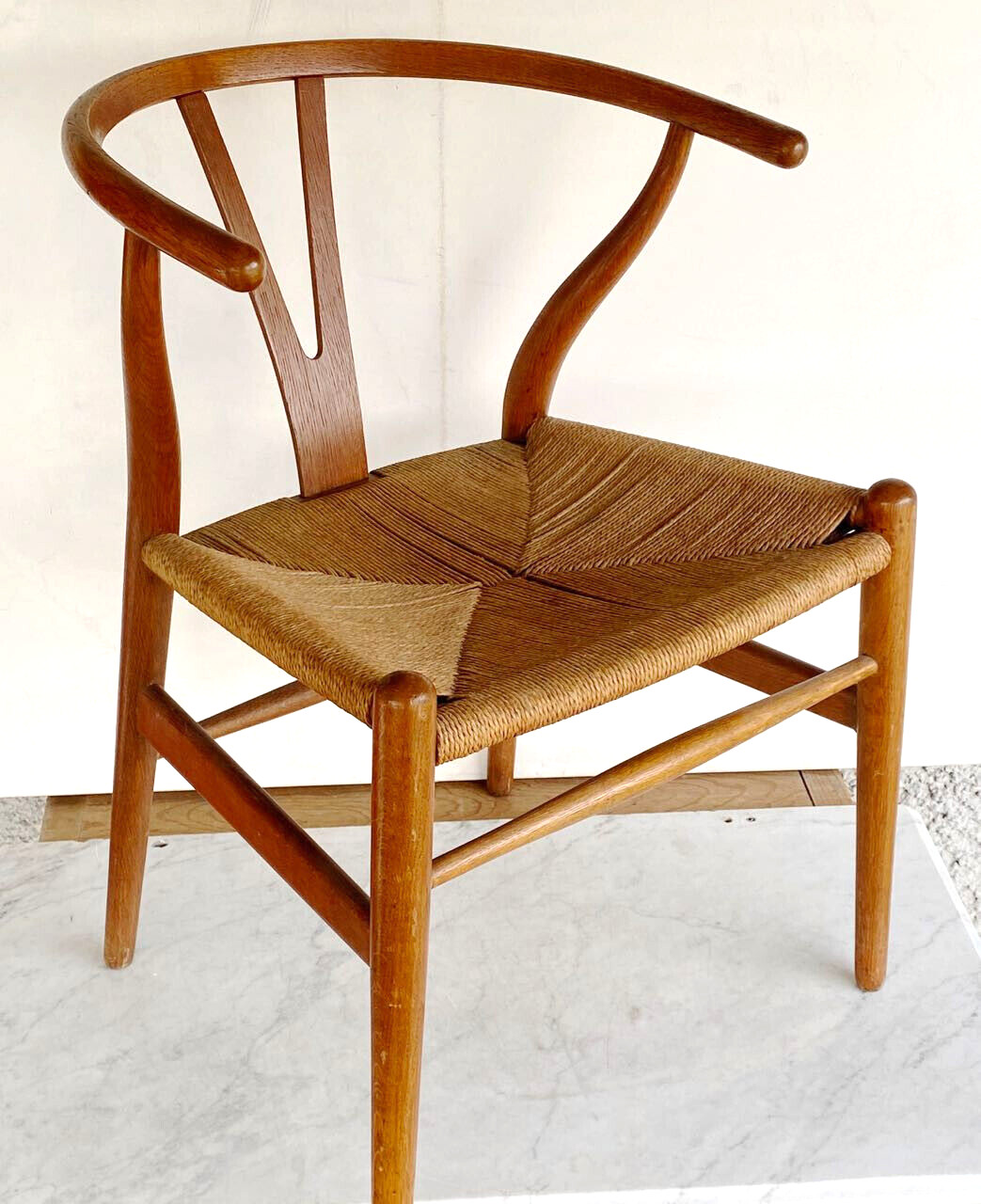 Early Vintage Hans Wegner Wishbone Oak Chair. CH-24 CARL HANSEN & SON DENMARK 66