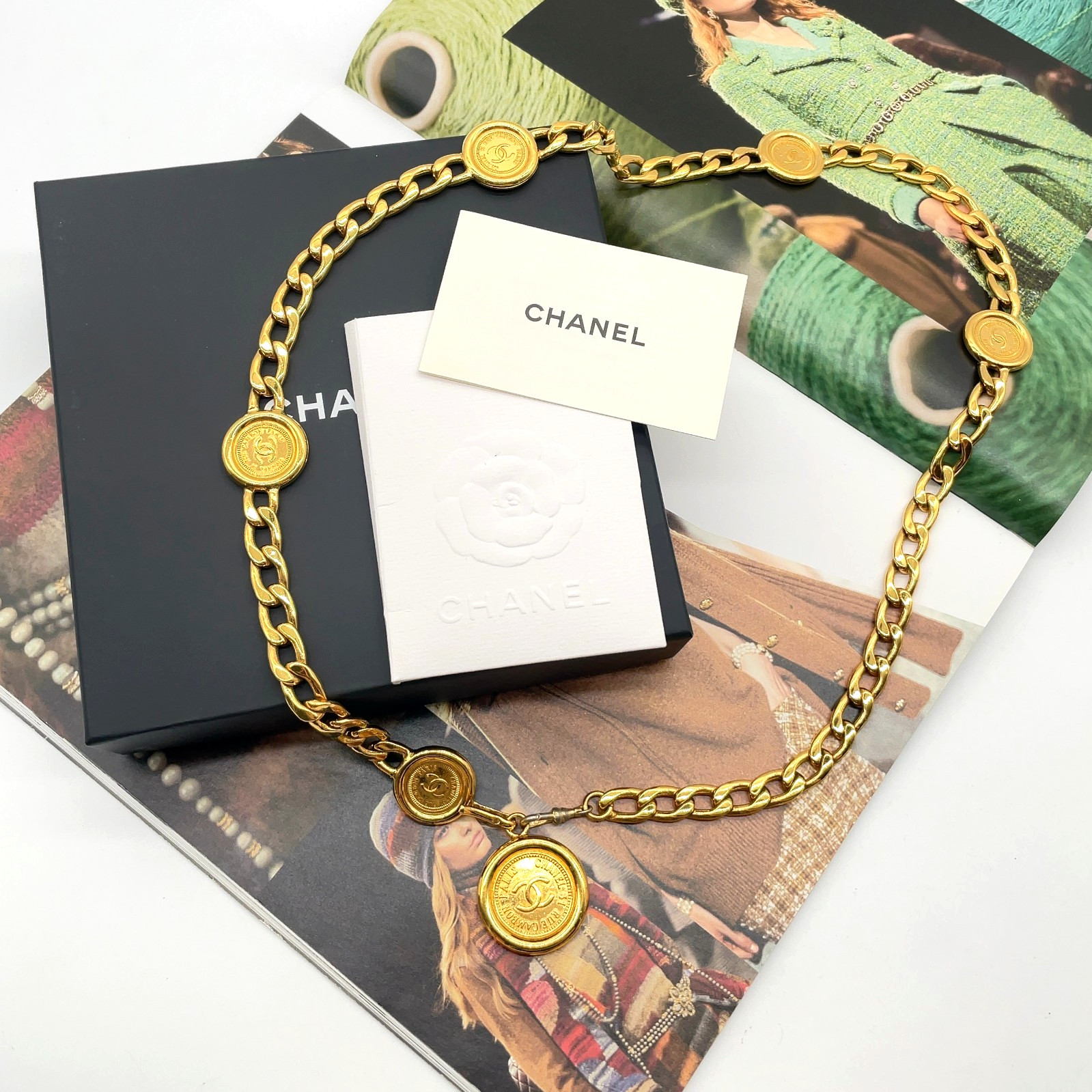 Auth Chanel Vintage Coco Mark Medallion Gold-Plated Chain Belt W/Box PD100033