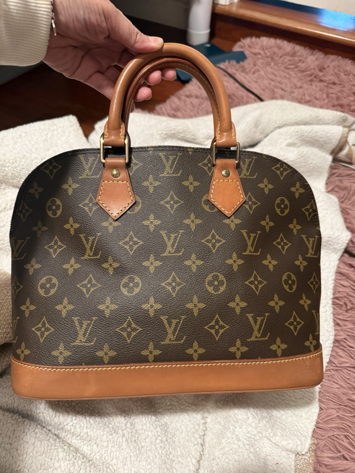 Louis Vuitton Alma Monogram Vintage - Great Condition!