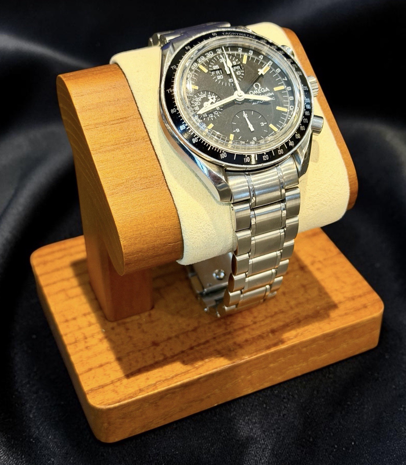 Vintage 1995 Omega Speedmaster Day Date Stainless Steel Watch Ref. 3520.50
