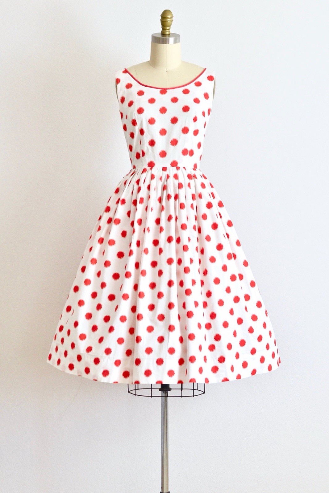 The Timeless Charm of the 1970s Prairie Dress