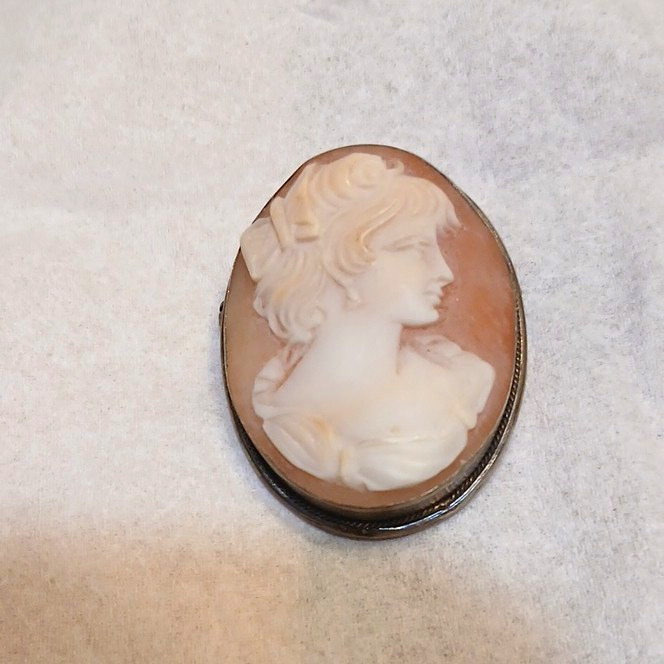Vintage Oval Cameo Brooch Pin Pendant w/ Bail,