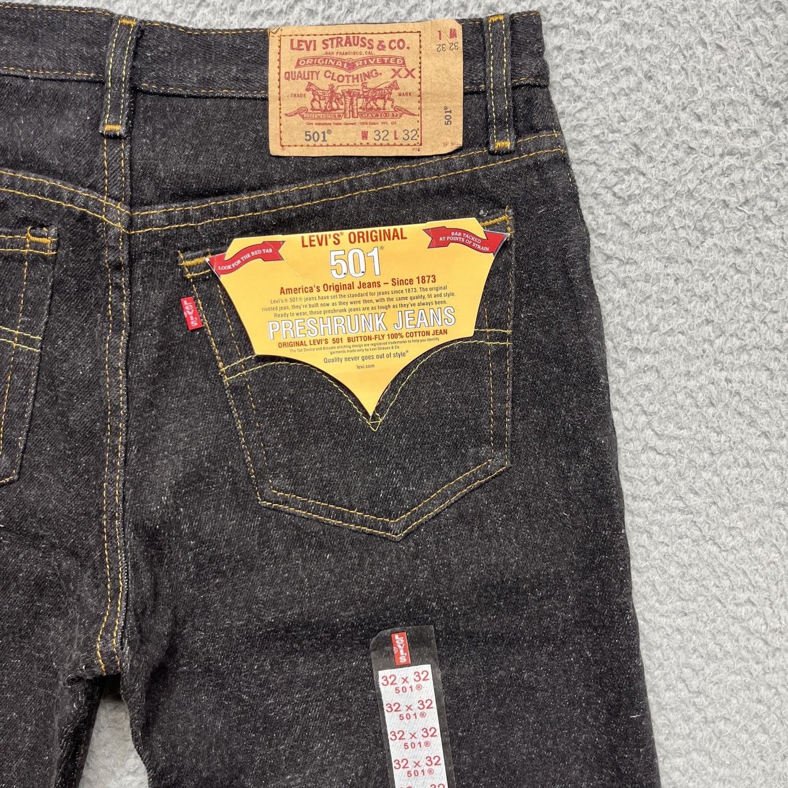 Vintage Levis 501 Jeans Mens 32x32 Black Raw Neppy Straight Denim Button Fly USA