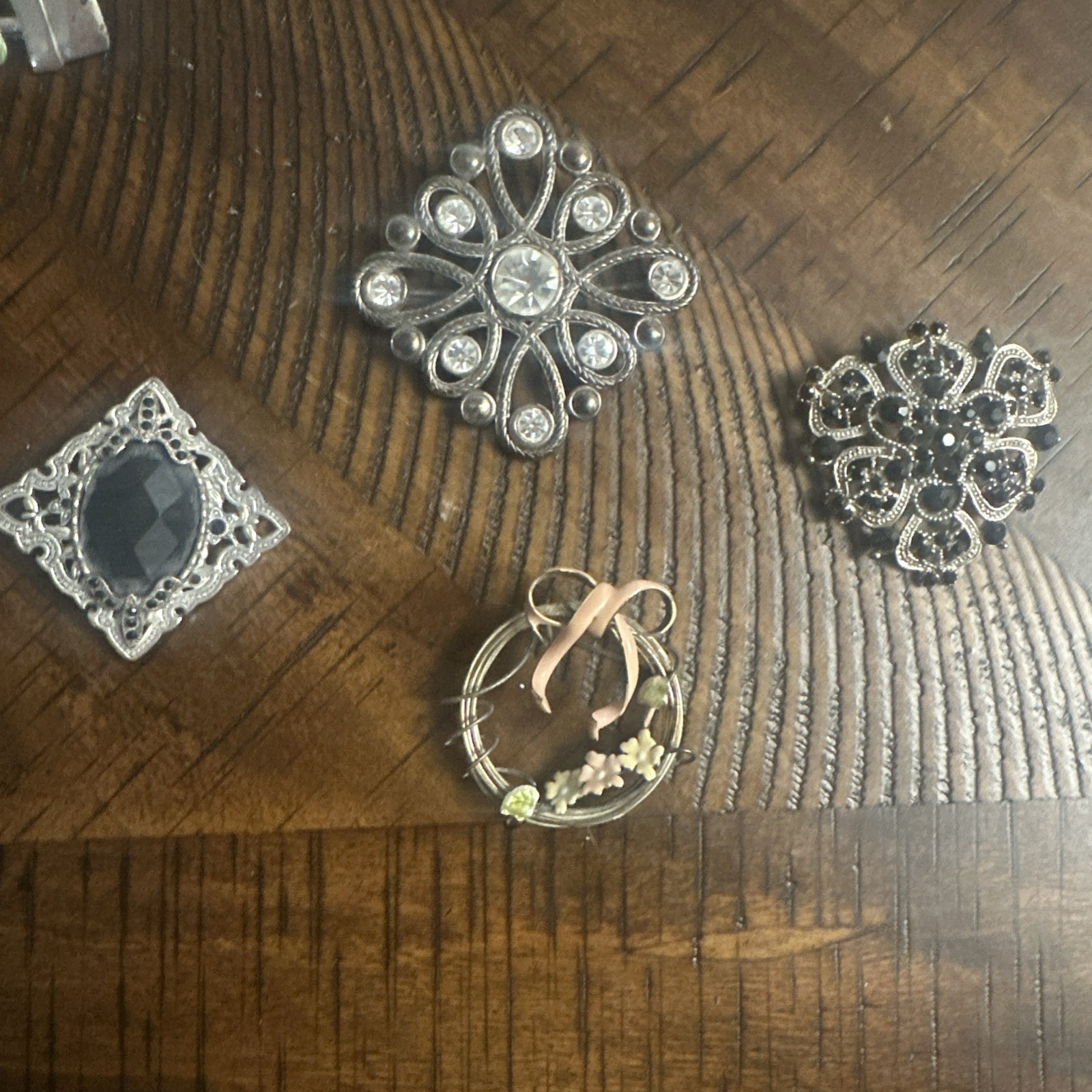 Vintage Lot 4 brooches Enamel / Rhinestones