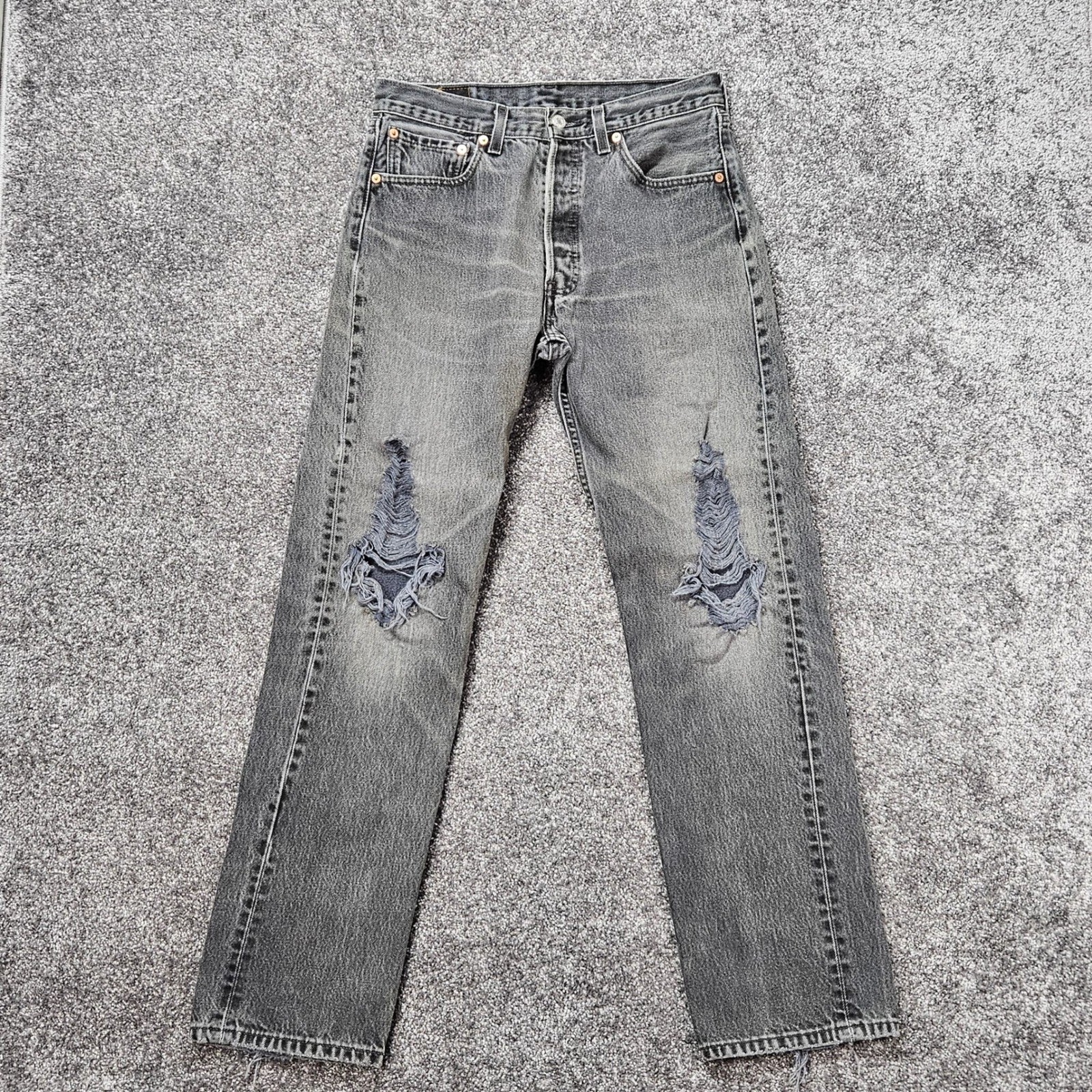 Vintage 1999 Levi's 501 Men's jeans Fits 30x29 Tag 32x32 Distressed Made in USA