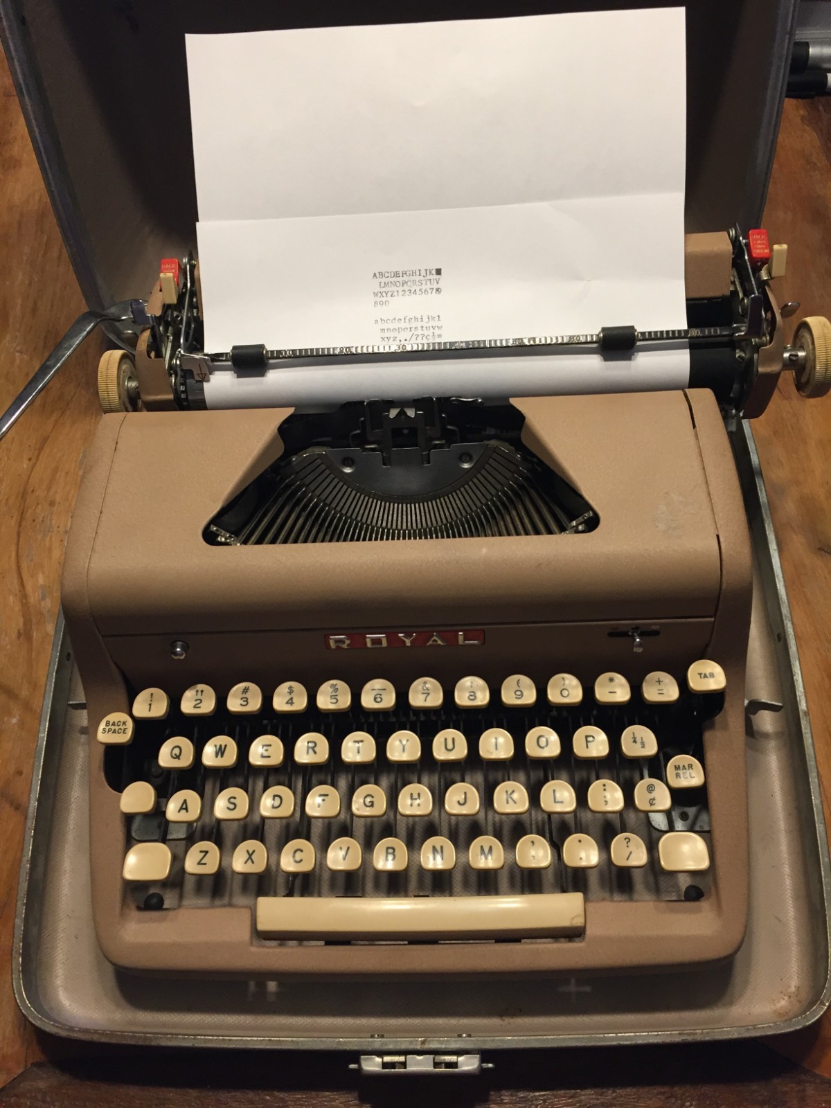 Vintage Royal Manual Typewriter W/ Case,Beige,No Key,Types Well,SEE VIDEO