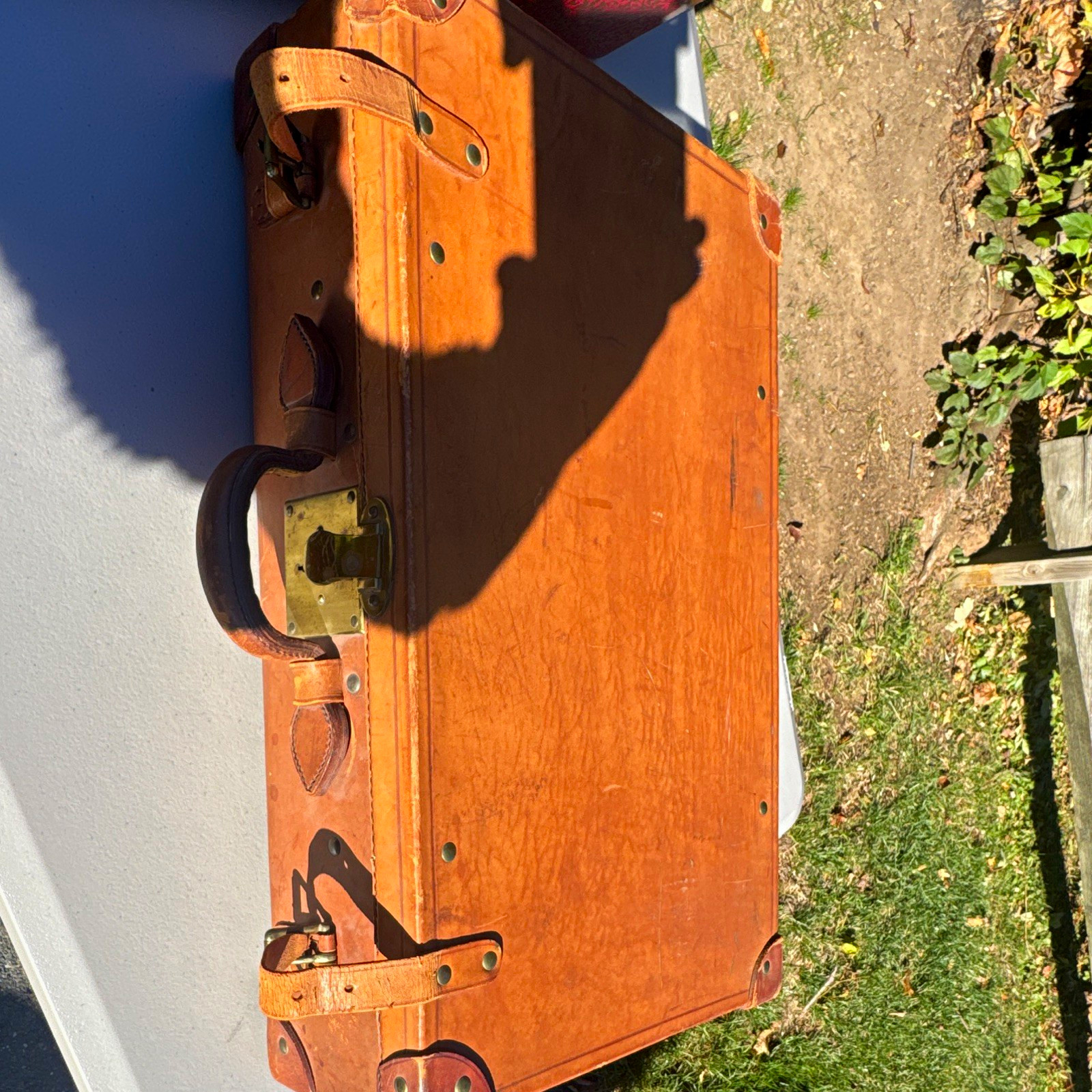 True Vintage Brown Leather Hard-Sided Suitcase Luggage w/ Locking Feature 1888