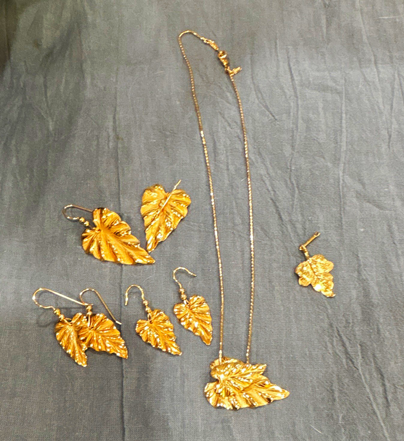 Vintage MONET Gold Tone Leaf Jewelry Lot Necklace Earrings Pendant 5-Item Bundle