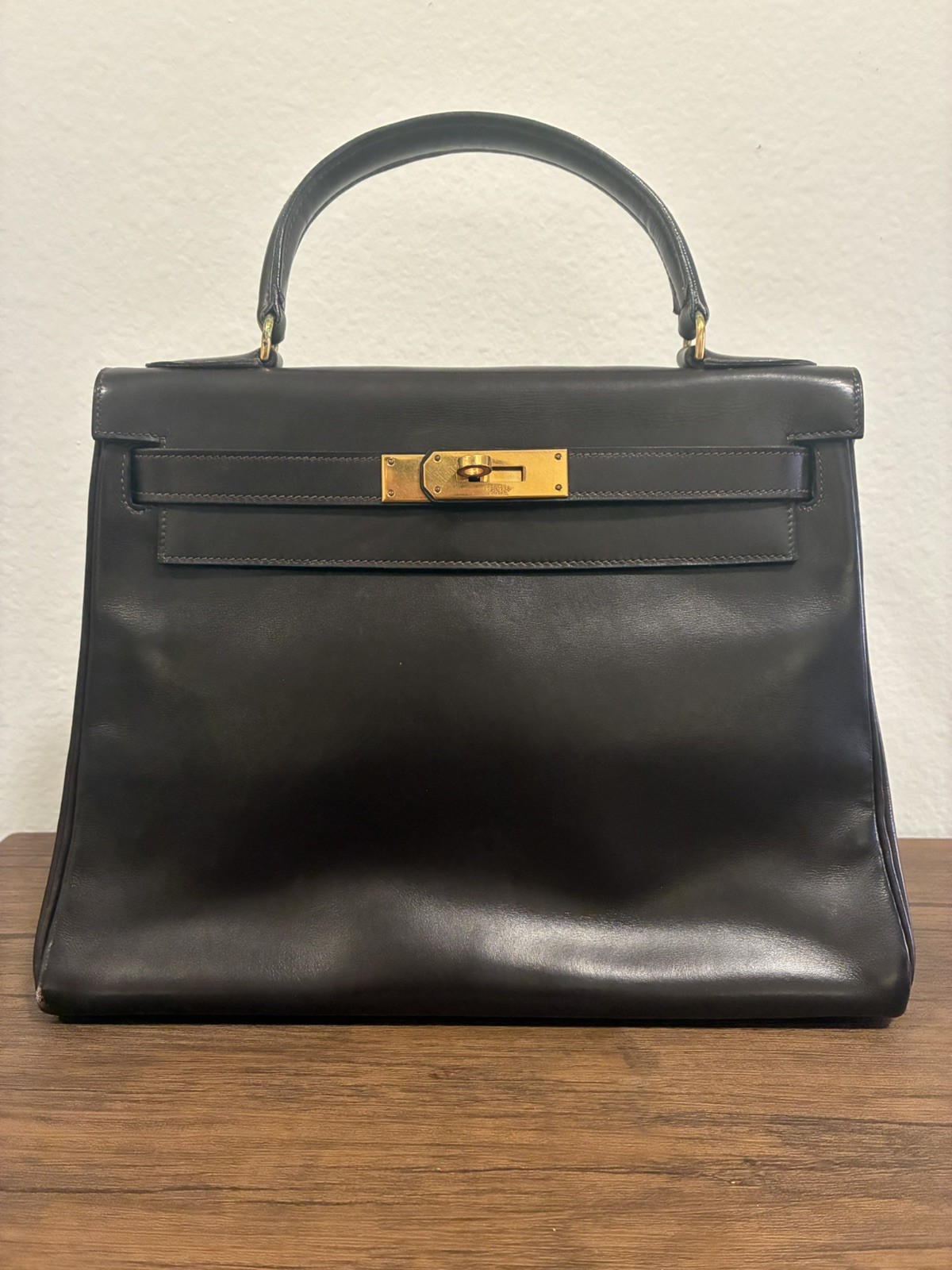 Vintage Hermès Kelly 28 Retourne Box Calfskin Chocolat GHW 1974 Circle D