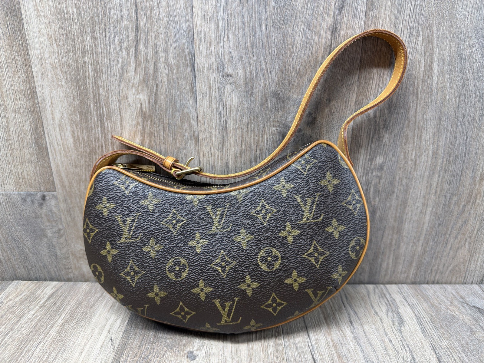 Louis Vuitton Pochette Croissant PM Monogram Shoulder Bag M51510 Authentic