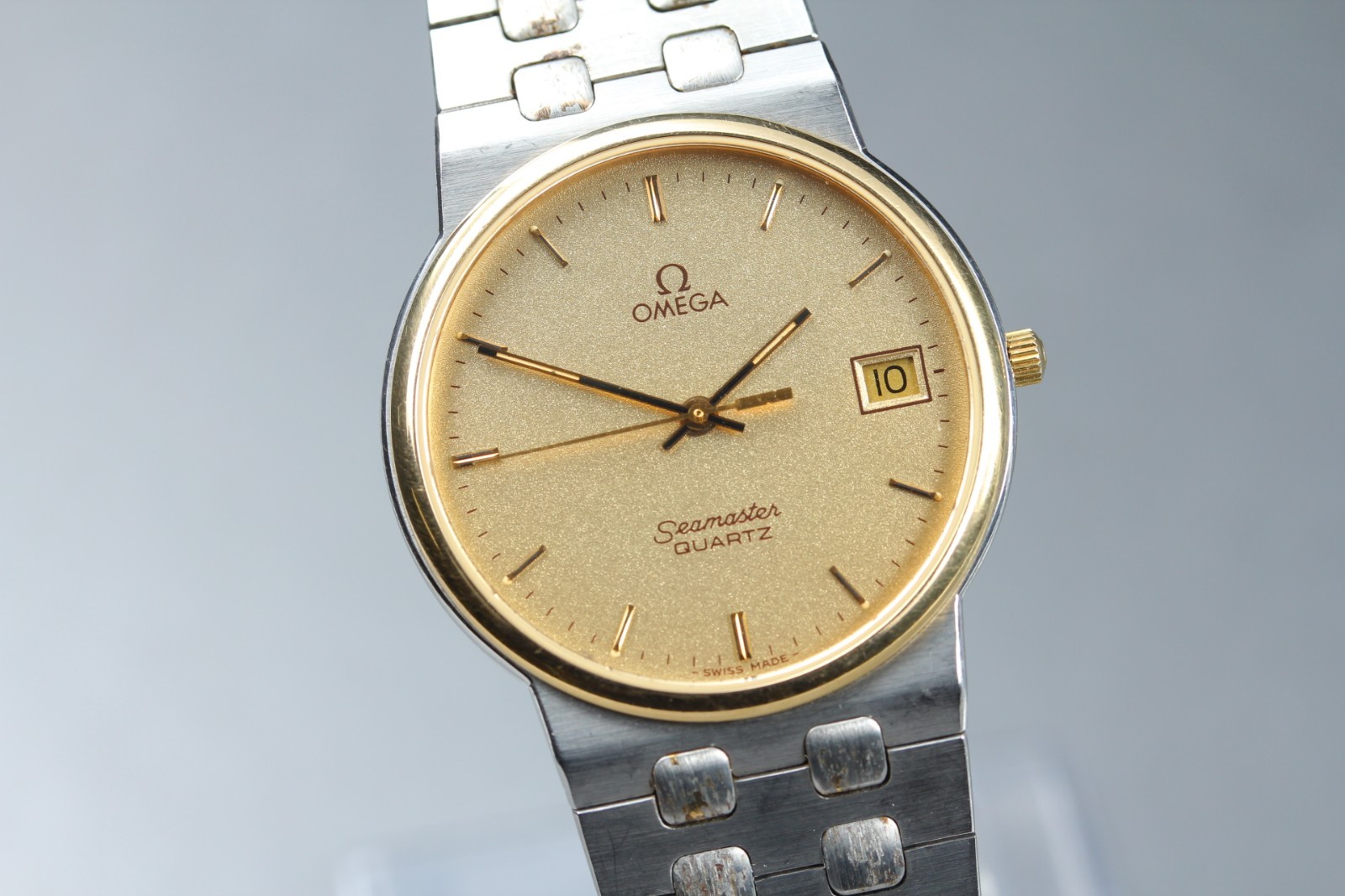 Vintage "Near Mint" Omega Seamaster Cal.1432 Date Gold Quartz Men's Watch JAPAN