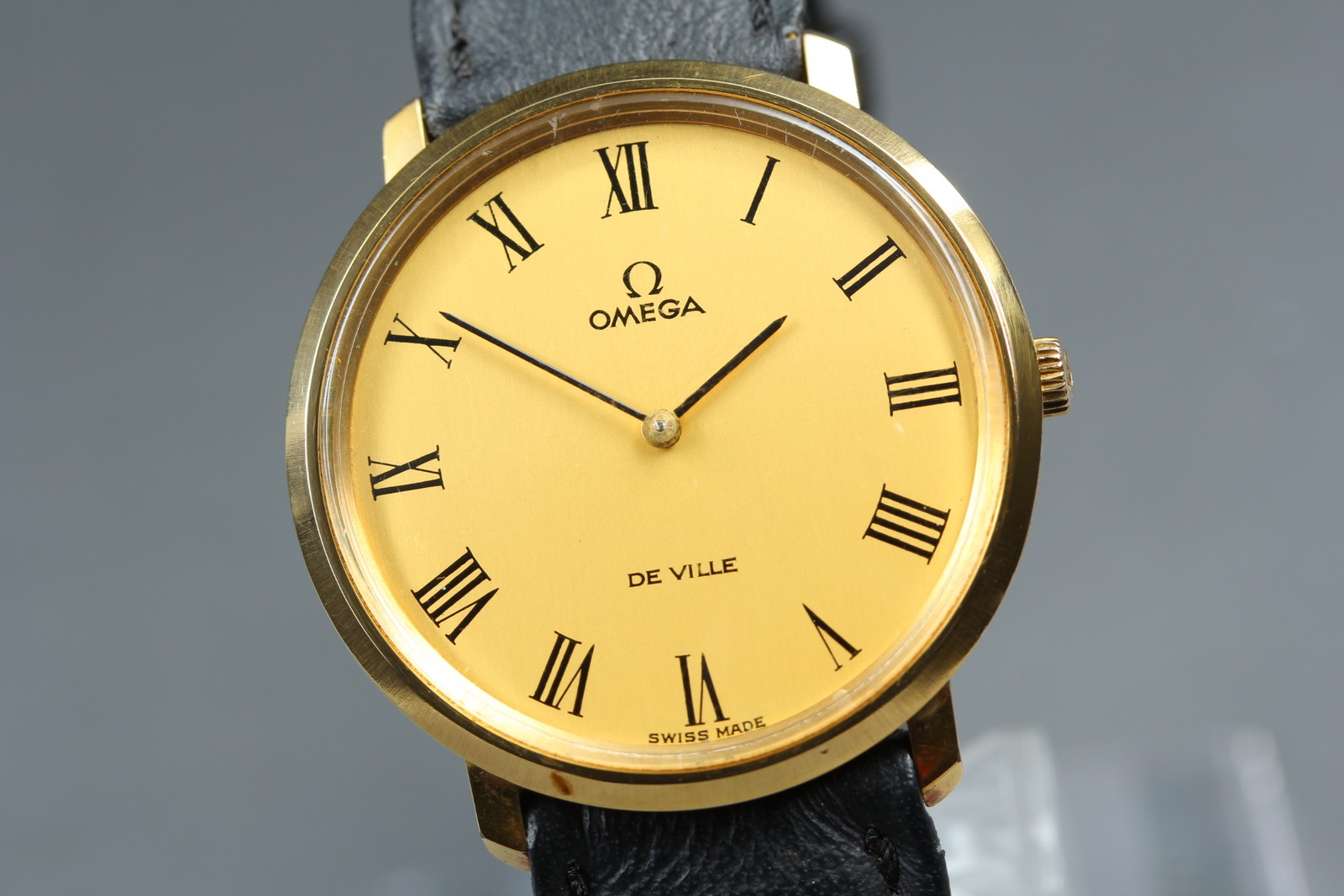 1970 Vintage OMEGA De Ville 111.077 cal.620 Gold Roman 33mm Manual Men's Watch