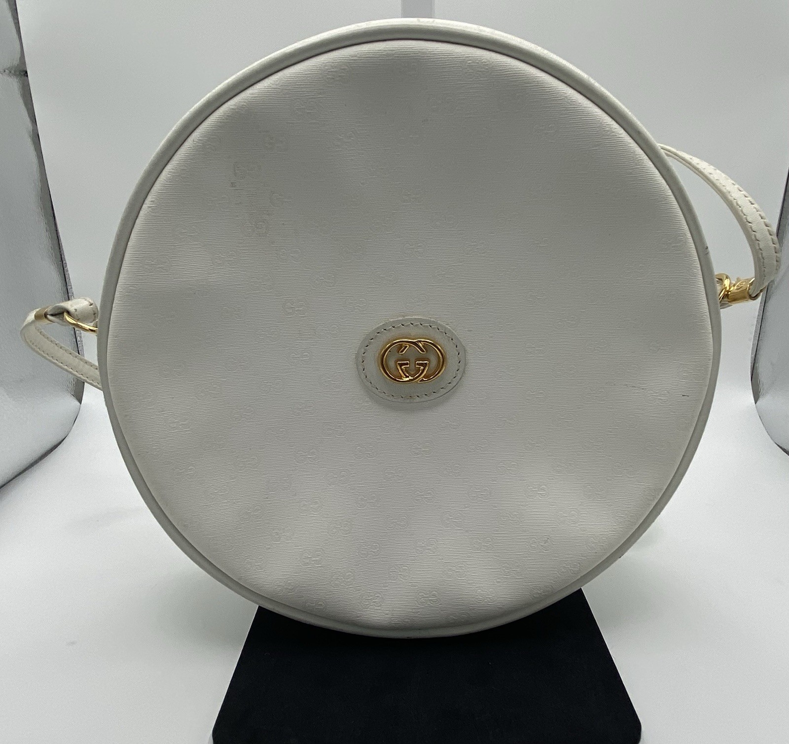 Vintage Gucci GG Monogram Round Crossbody Bag White Gold 007-115-0088