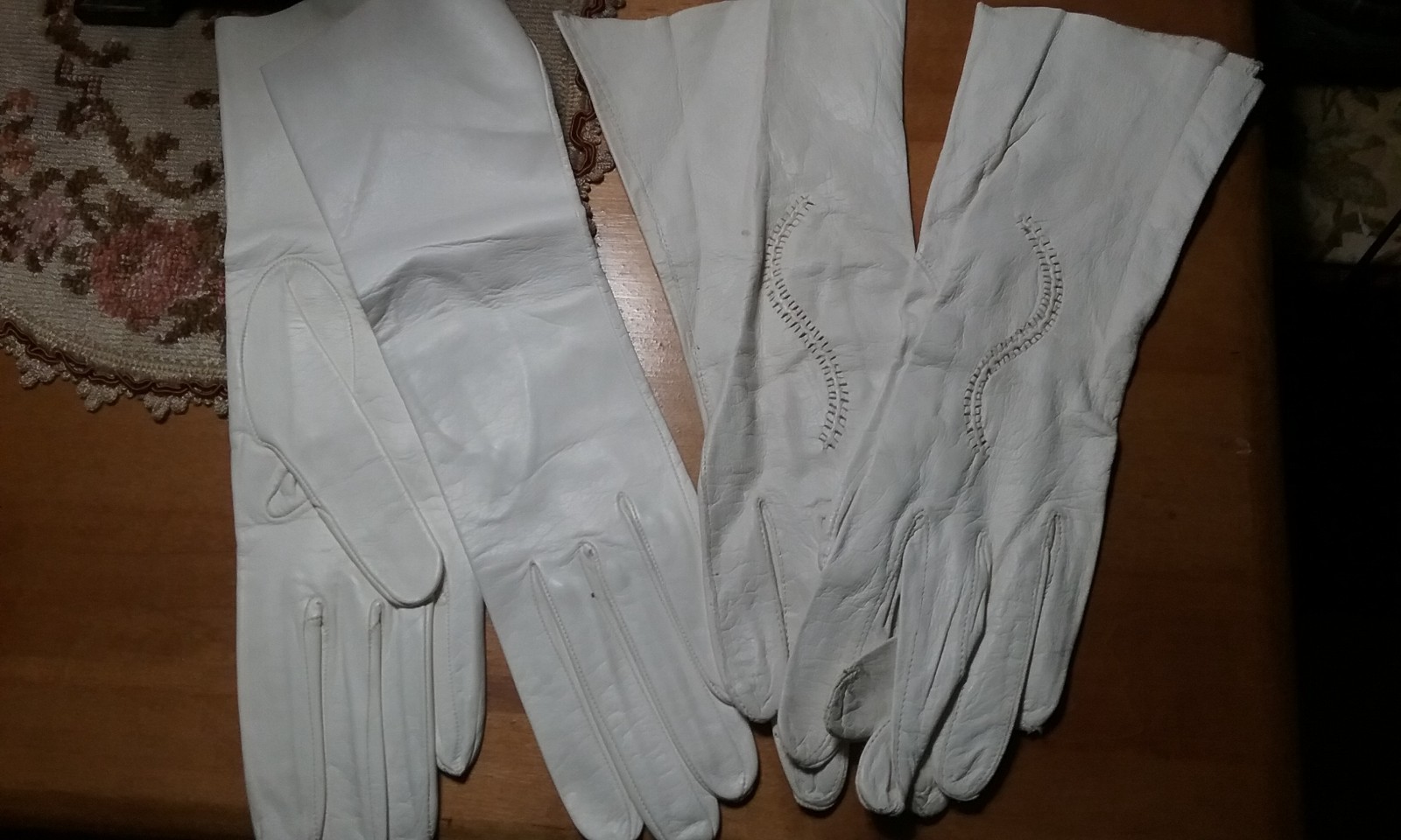 Vintage White Real Kid Leather Gloves 2 pairs Size 7 Washable Estate Sale