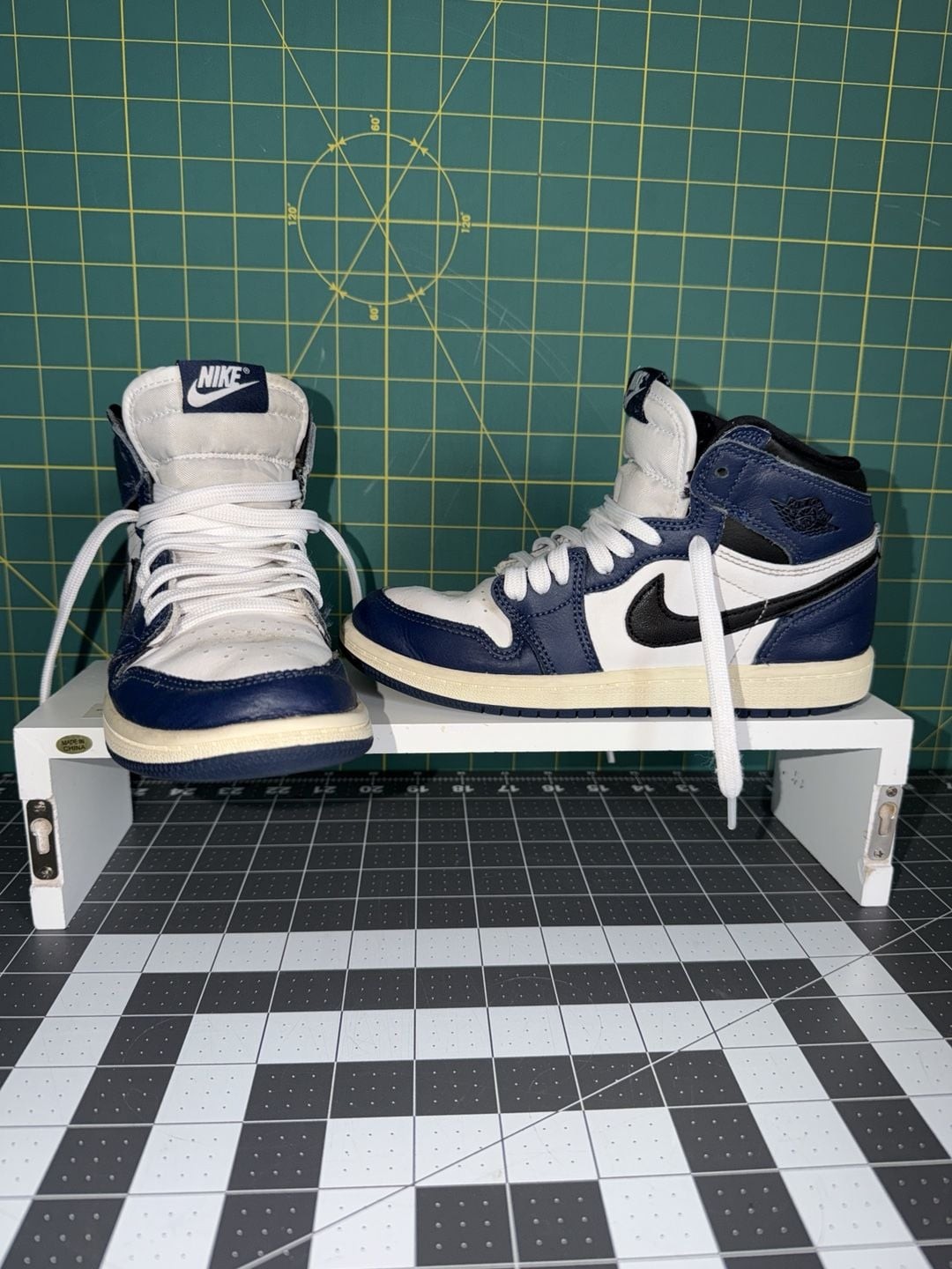 Nike Air Jordan 1 Retro High OG Midnight Navy Blue Sneakers