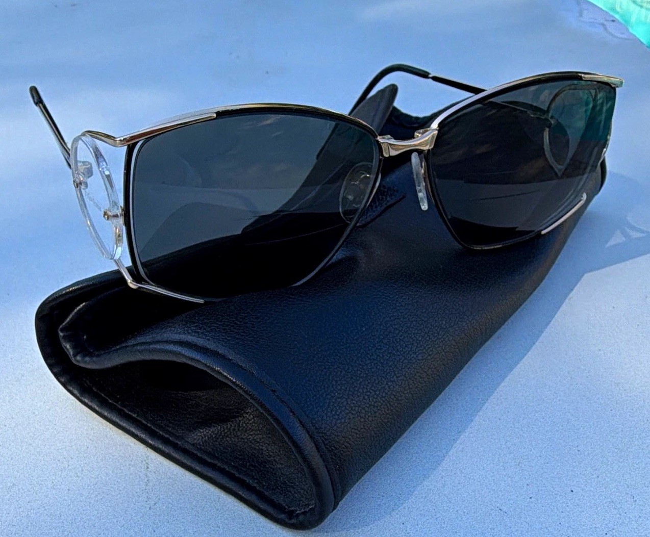 Yves Saint Laurent Vintage 80’s Wrap around Gold frame sunglasses with Case 6002