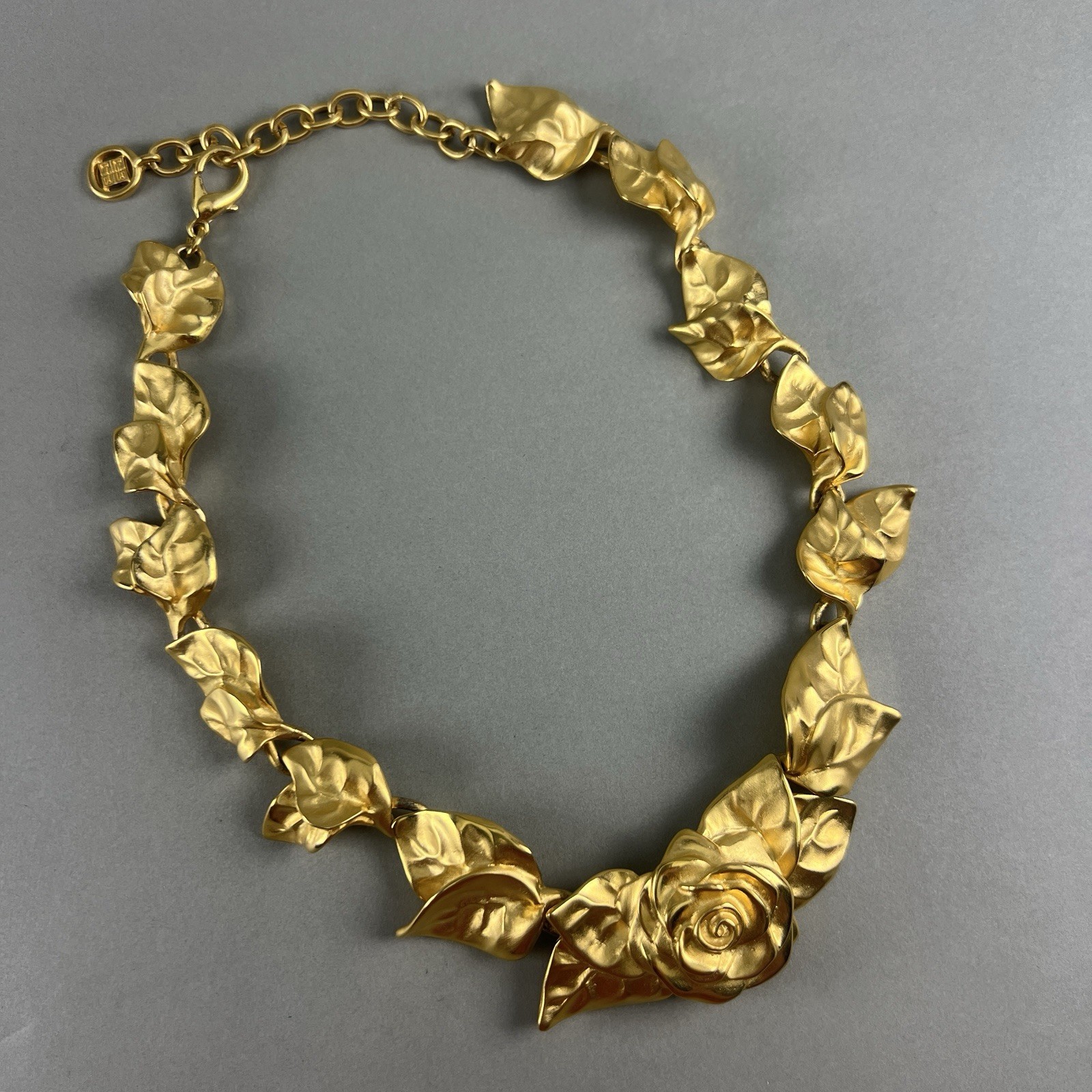 Vintage Givenchy Necklace Rose Leaves Gold Tone q3z